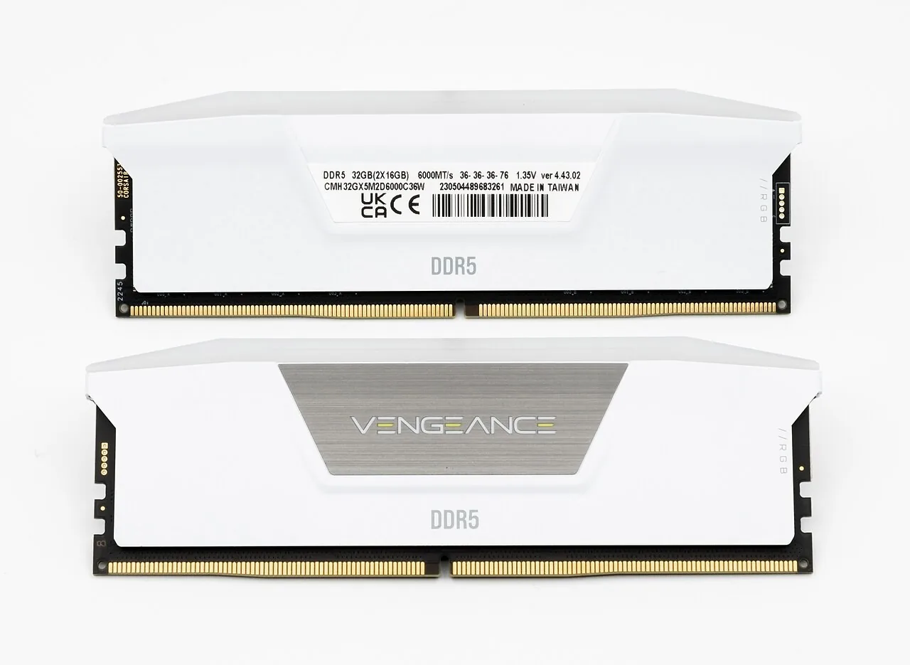 DDR5 메모리 모듈 실사